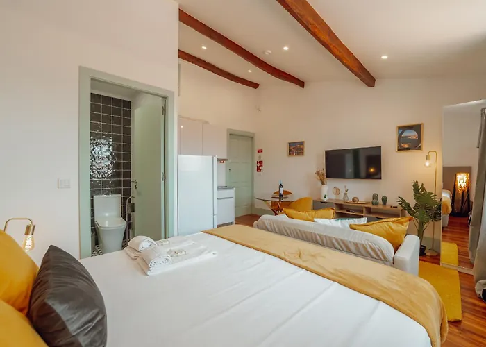 Downtown By Vacationy *