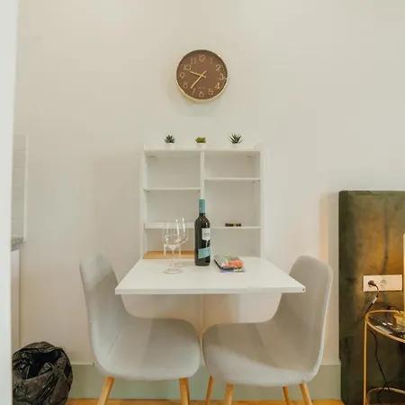 公寓 Downtown By Vacationy