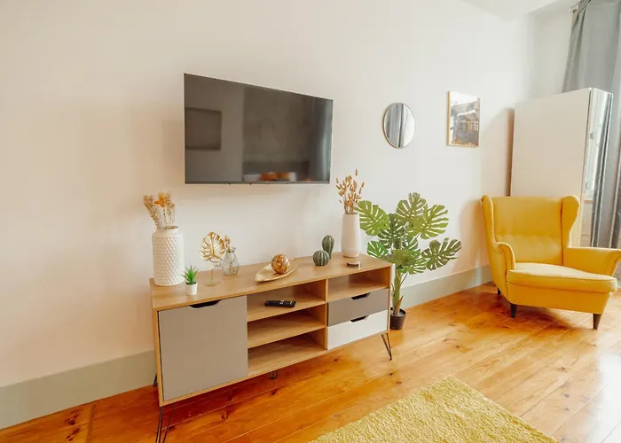 Downtown By Vacationy